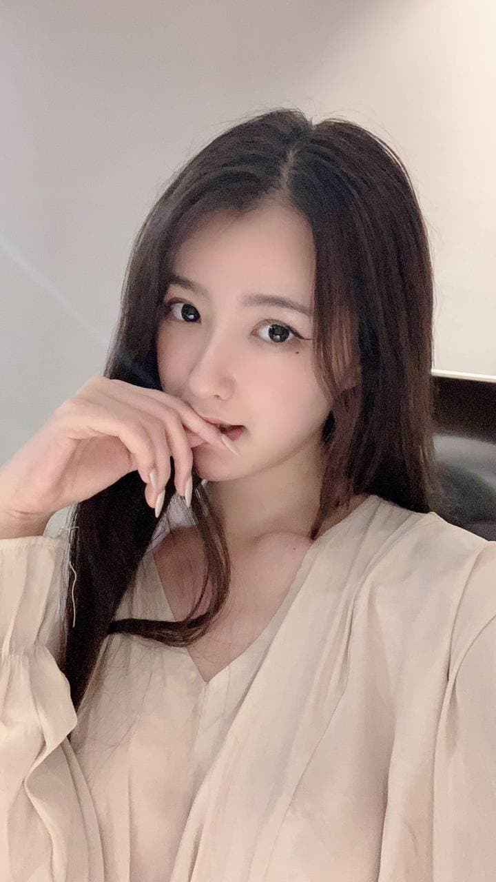 很淑女的学生妹吃鸡儿的眼神太撩人了